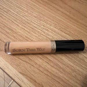 Born this way cool medium concealer full size